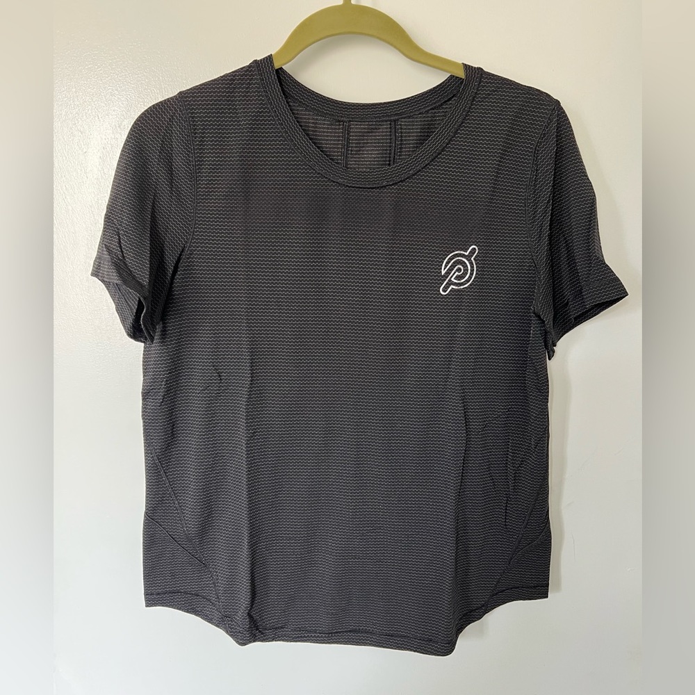 EUC lululemon Peloton athletic shirt
